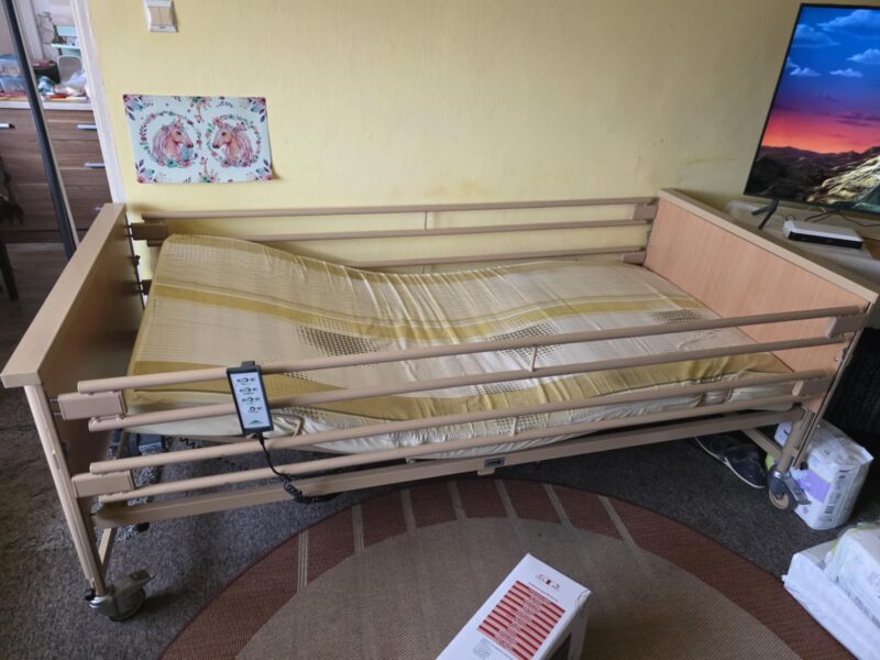 Łóżko rehabilitacyjne elektryczne