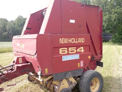 Prasa rolująca pasowa New holland 654 zmiennokomorowa