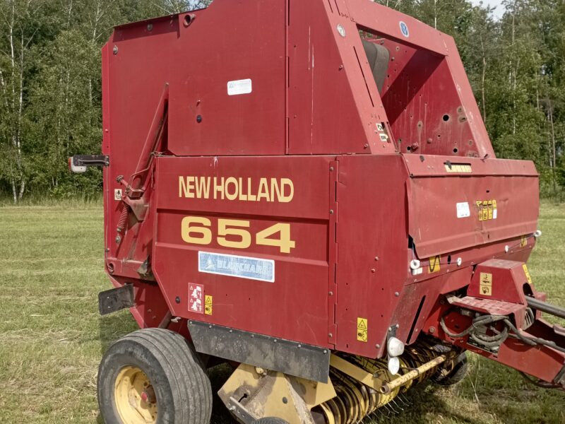 Prasa rolująca pasowa New holland 654 zmiennokomorowa