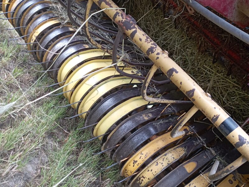 Prasa rolująca pasowa New holland 654 zmiennokomorowa