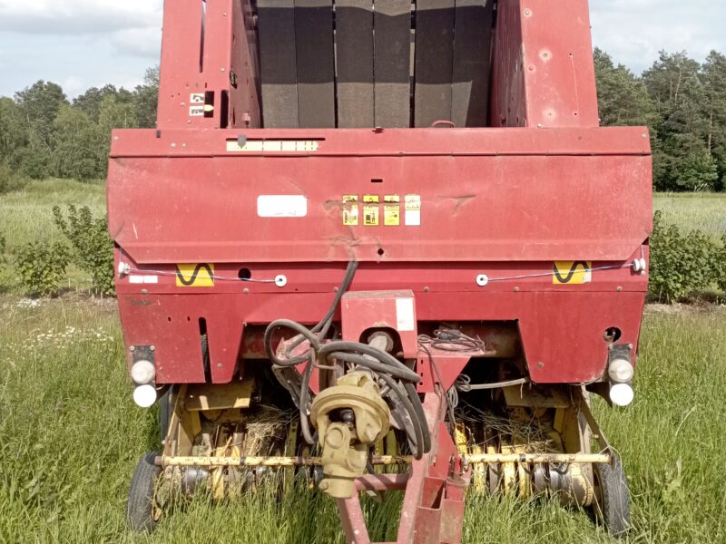 Prasa rolująca pasowa New holland 654 zmiennokomorowa