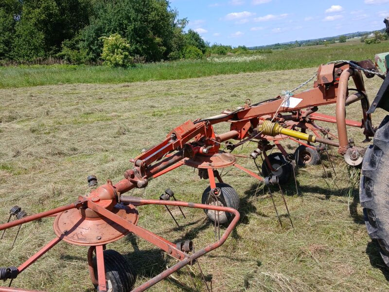 Przetrząsacz pająk przetrząsarka Kuhn GF5000MHA