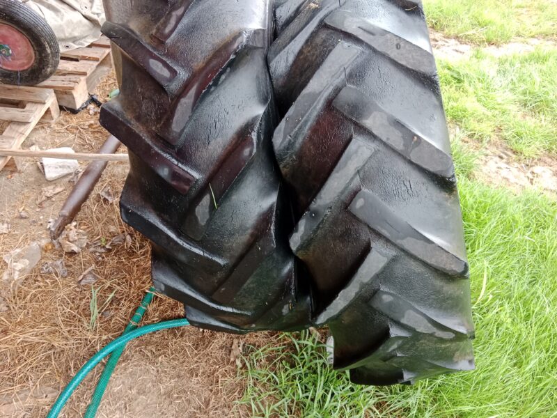 Opony Michelin 12.4R24