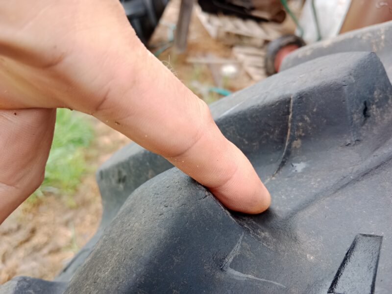 Opony 12.4 R 24(320/85R24)