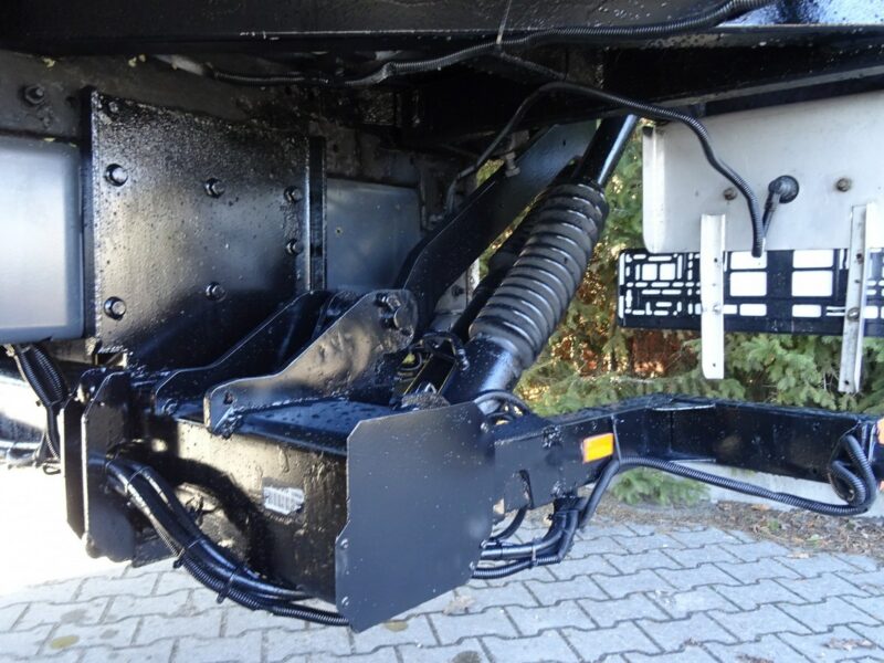 DAF DAF CF 65.220 Euro 5 chłodnia 18 palet winda klapa Sprowadzony DAF CF 65.220 Euro 5 Chłodnia 18 palet drzwi i winda klapa Sprowadzony