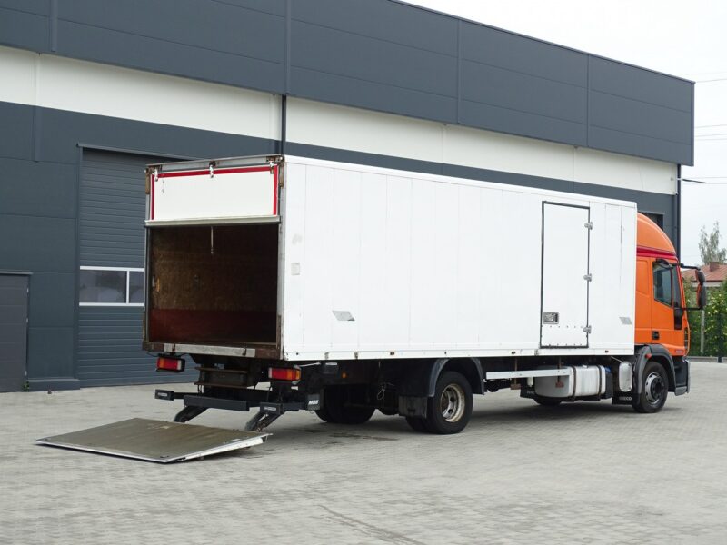 Iveco EuroCargo 120E22 Kabina Sypialna Glob Klima Webasto Kontener Izotermiczny Zarejestrowany Winda