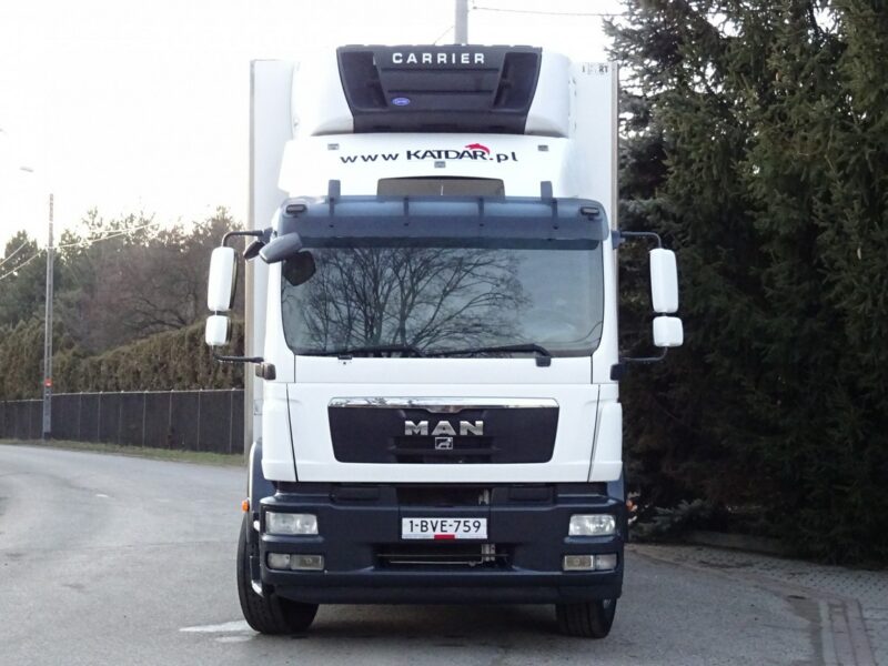 MAN TGM 18.250 Euro 5 chłodnia 20 palet winda sprowadzony MAN TGM 18.250 euro 5 chłodnia carrier supra 950 20 palet ks.serwisowa