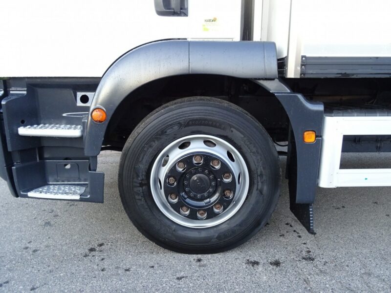 MAN TGM 18.250 Euro 5 chłodnia 20 palet winda sprowadzony MAN TGM 18.250 euro 5 chłodnia carrier supra 950 20 palet ks.serwisowa
