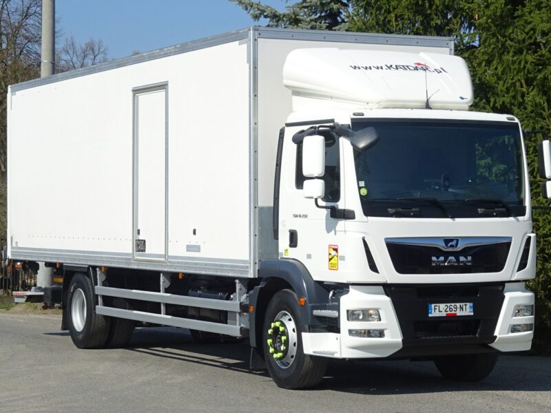 MAN TGM 18.250 Euro 6 kontener 21p. ład. 10300kg! Winda Sprowadzony MAN TGM 18.250 Euro6 ład. 10300kg, kontener 21 palet winda Sprowadzony