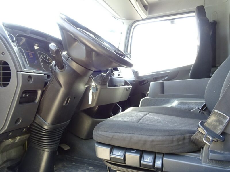 Mercedes Atego 1318 Euro 6 kontener 18p winda tylko 389km Mercedes Atego 1318 Euro 6 tylko 389tys.km Udokumentowane kontener