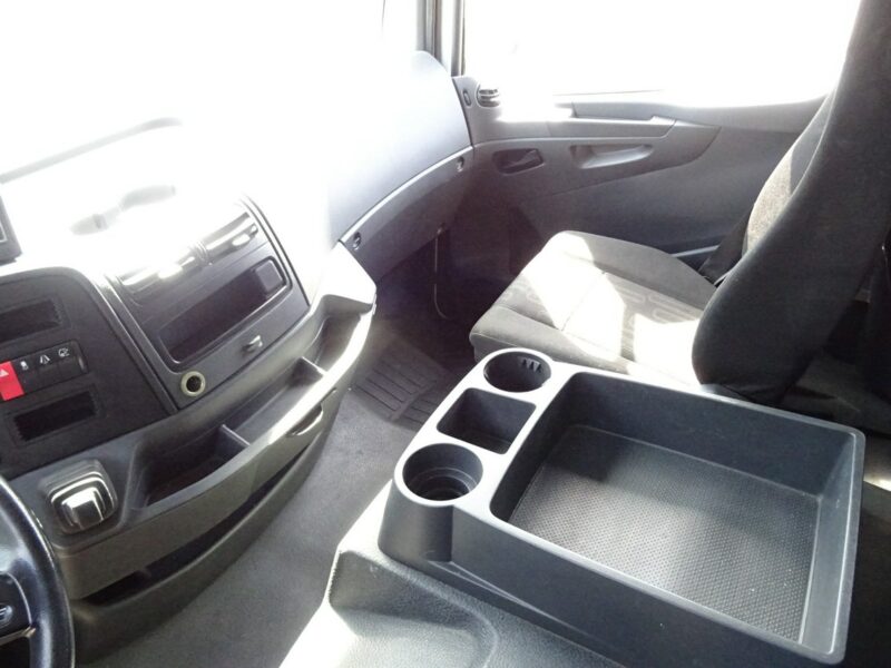 Mercedes Atego 1318 Euro 6 kontener 18p winda tylko 389km Mercedes Atego 1318 Euro 6 tylko 389tys.km Udokumentowane kontener