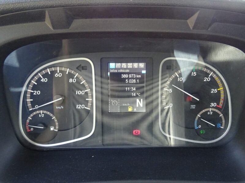 Mercedes Atego 1318 Euro 6 kontener 18p winda tylko 389km Mercedes Atego 1318 Euro 6 tylko 389tys.km Udokumentowane kontener