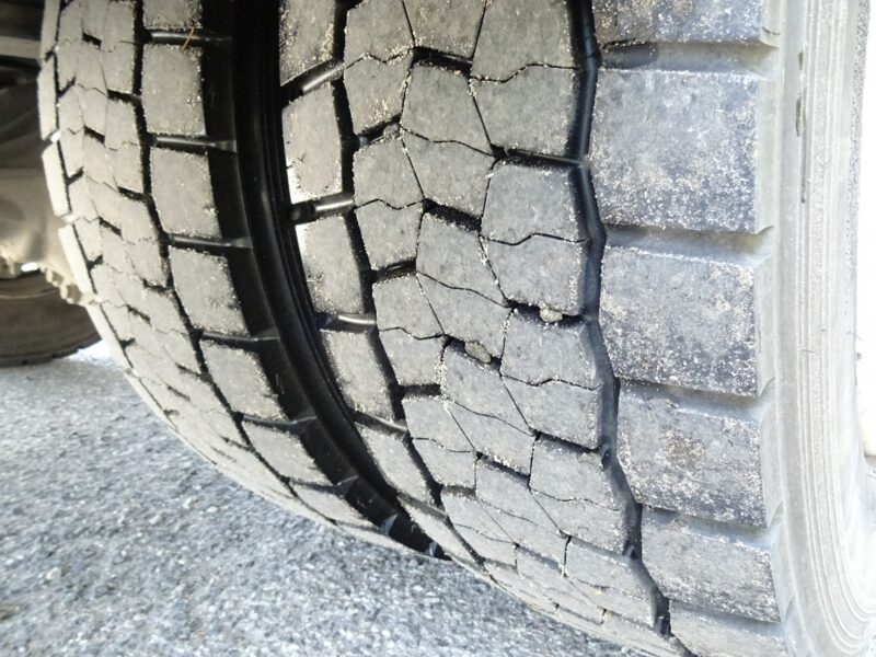 Mercedes Atego 1318 Euro 6 kontener 18p winda tylko 389km Mercedes Atego 1318 Euro 6 tylko 389tys.km Udokumentowane kontener