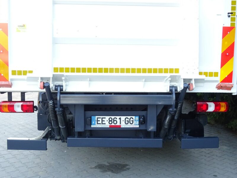 Mercedes Atego 1318 Euro 6 kontener 18p winda tylko 389km Mercedes Atego 1318 Euro 6 tylko 389tys.km Udokumentowane kontener