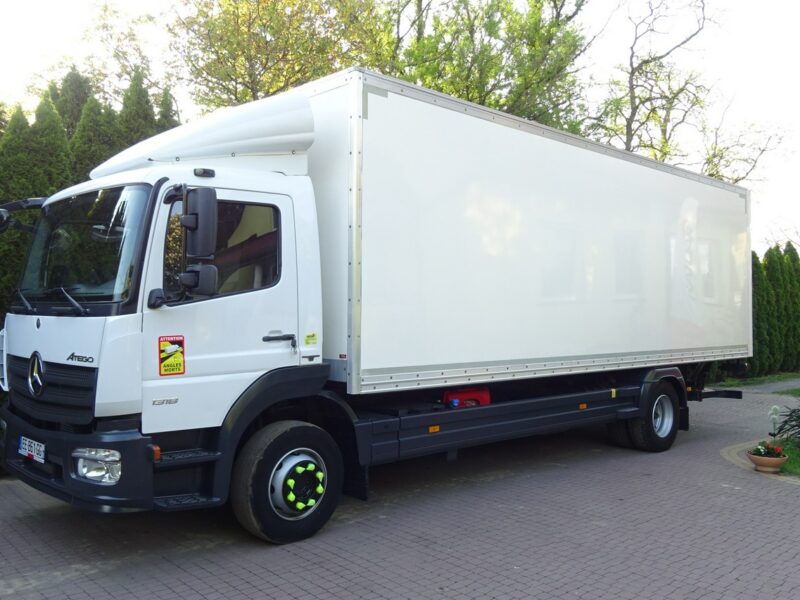Mercedes Atego 1318 Euro 6 kontener 18p winda tylko 389km Mercedes Atego 1318 Euro 6 tylko 389tys.km Udokumentowane kontener
