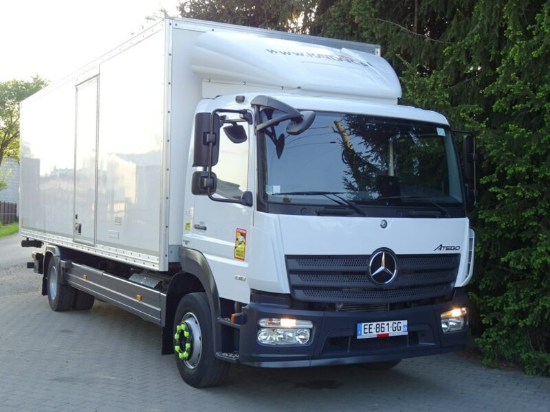 Mercedes Atego 1318 Euro 6 kontener 18p winda tylko 389km Mercedes Atego 1318 Euro 6 tylko 389tys.km Udokumentowane kontener