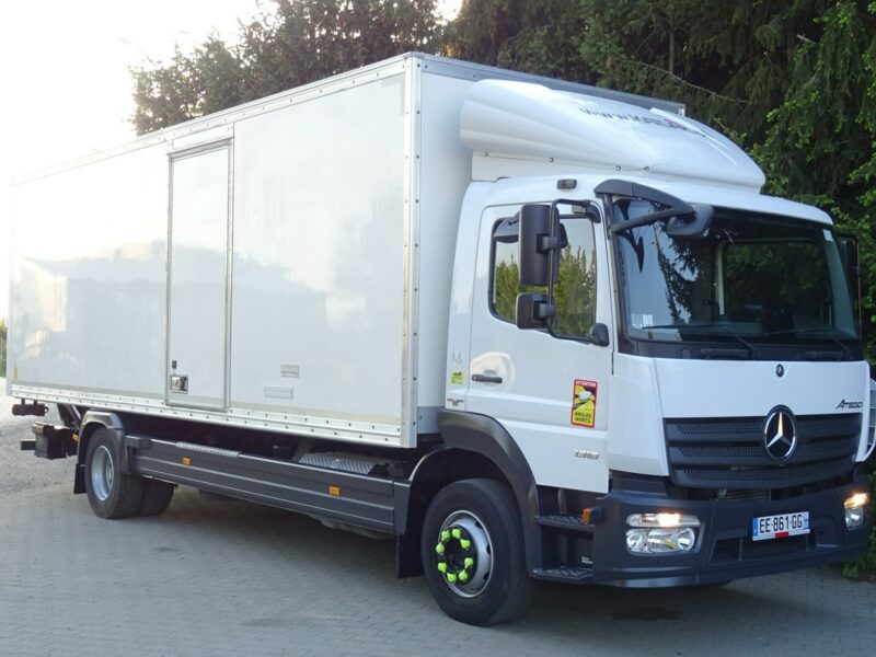 Mercedes Atego 1318 Euro 6 kontener 18p winda tylko 389km Mercedes Atego 1318 Euro 6 tylko 389tys.km Udokumentowane kontener