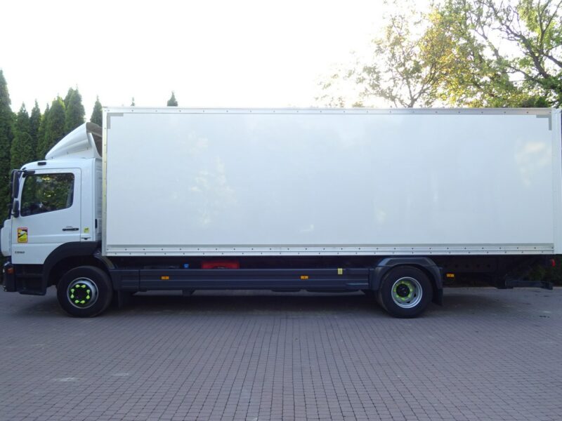 Mercedes Atego 1318 Euro 6 kontener 18p winda tylko 389km Mercedes Atego 1318 Euro 6 tylko 389tys.km Udokumentowane kontener