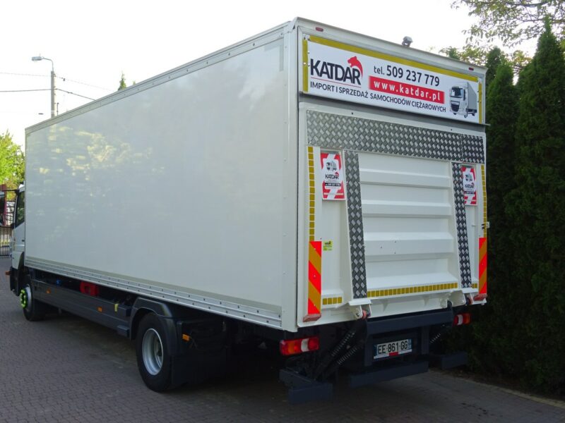Mercedes Atego 1318 Euro 6 kontener 18p winda tylko 389km Mercedes Atego 1318 Euro 6 tylko 389tys.km Udokumentowane kontener