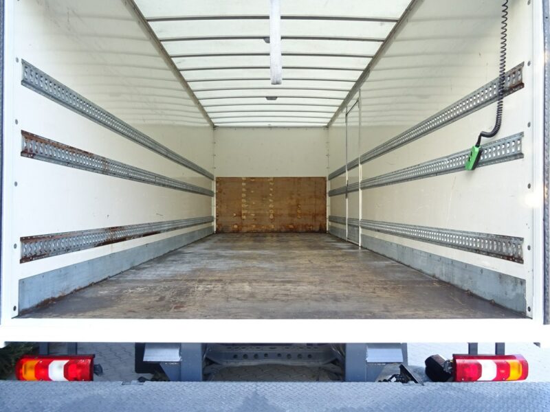 Mercedes Atego 1318 Euro 6 kontener 18p winda tylko 389km Mercedes Atego 1318 Euro 6 tylko 389tys.km Udokumentowane kontener