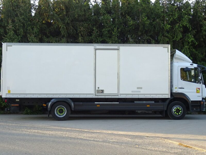 Mercedes Atego 1318 Euro 6 kontener 18p winda tylko 389km Mercedes Atego 1318 Euro 6 tylko 389tys.km Udokumentowane kontener