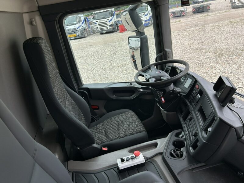 Scania p 320