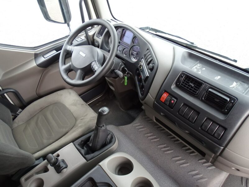 DAF LF 45.210 Laweta Pomoc Drogowa Specjalny Przebieg Udokumentowany, Hydrauliczna klapa najazdowa, EURO 5,Poduszki