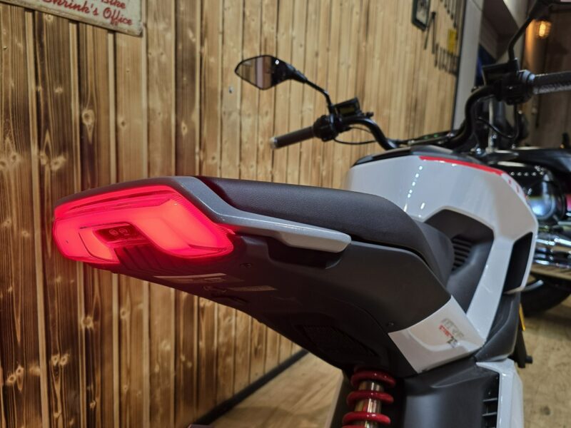 KAYO Inny Motorower elektryczny MRF e-street Na prawo jazdy AM,2.5KW raty,raty