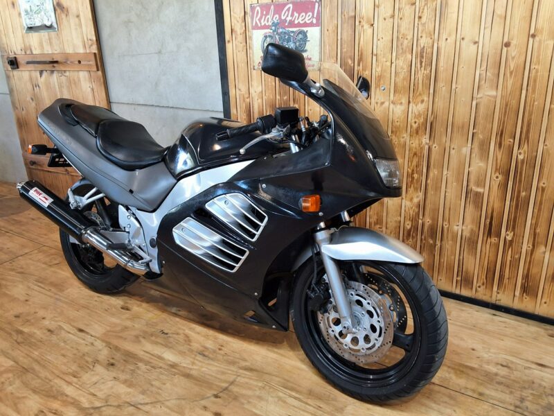 Suzuki RF Technicznie bardzo dobry .Motocykl warty uwagi.raty -kup online
