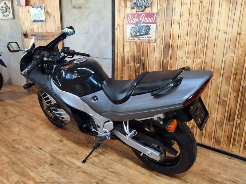 Suzuki RF Technicznie bardzo dobry .Motocykl warty uwagi.raty -kup online