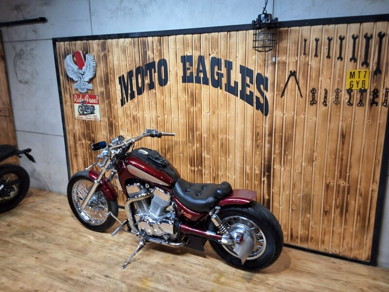 Suzuki Intruder Piekny motocykl z dużym silnikiem BARDZO ZADBANY 1400 bobber