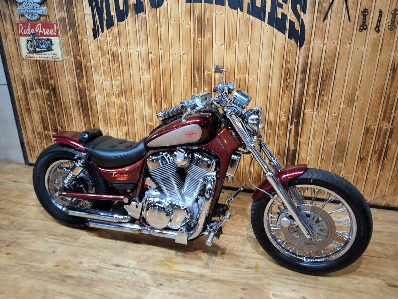 Suzuki Intruder Piekny motocykl z dużym silnikiem BARDZO ZADBANY 1400 bobber