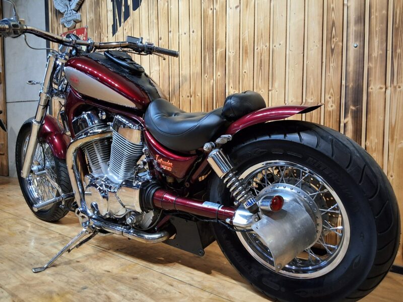 Suzuki Intruder Piekny motocykl z dużym silnikiem BARDZO ZADBANY 1400 bobber