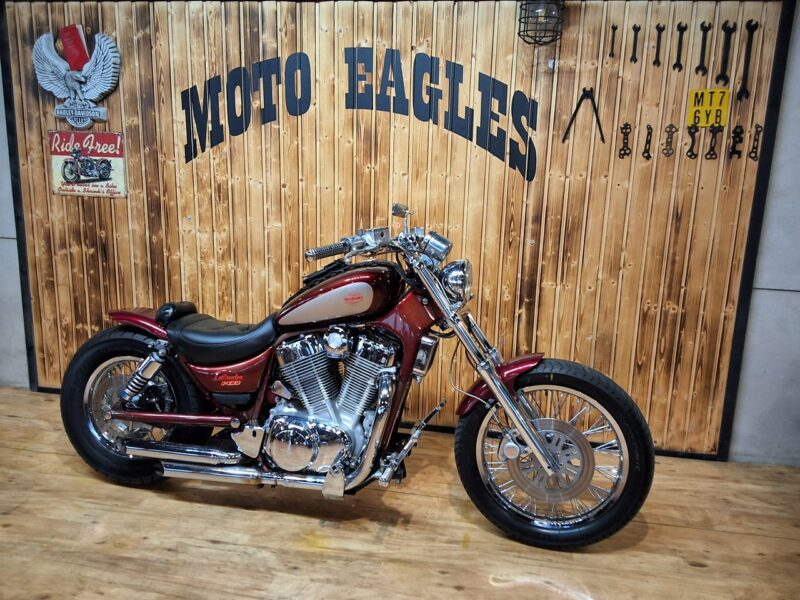 Suzuki Intruder Piekny motocykl z dużym silnikiem BARDZO ZADBANY 1400 bobber