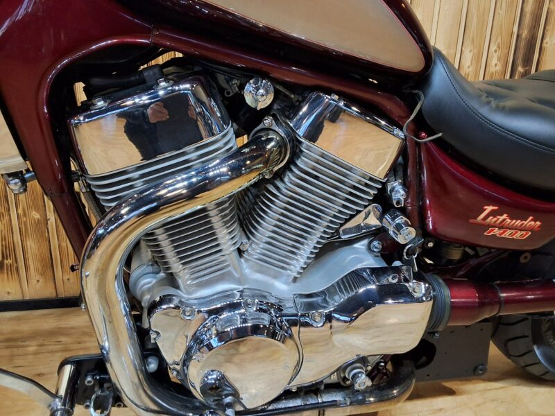 Suzuki Intruder Piekny motocykl z dużym silnikiem BARDZO ZADBANY 1400 bobber
