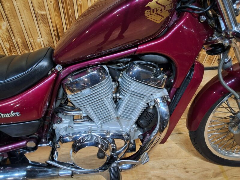 Suzuki Intruder Piekny motocykl idealny na pierwszy , po regulacjach, stan bdb