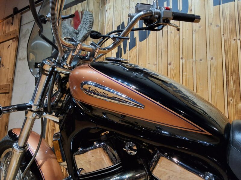 Suzuki Intruder Limitowana wersja z dużym silnikiem BARDZO ZADBANY 1400 jak nowy