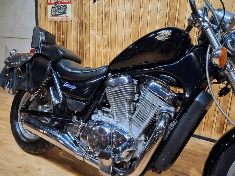 Suzuki Intruder Piekny motocykl idealny na pierwszy , po regulacjach, stan bdb