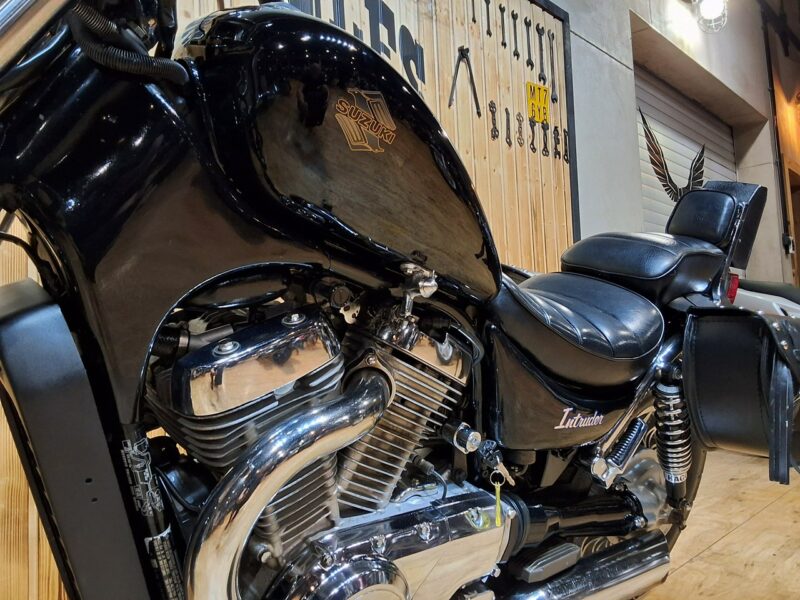 Suzuki Intruder Piekny motocykl idealny na pierwszy , po regulacjach, stan bdb