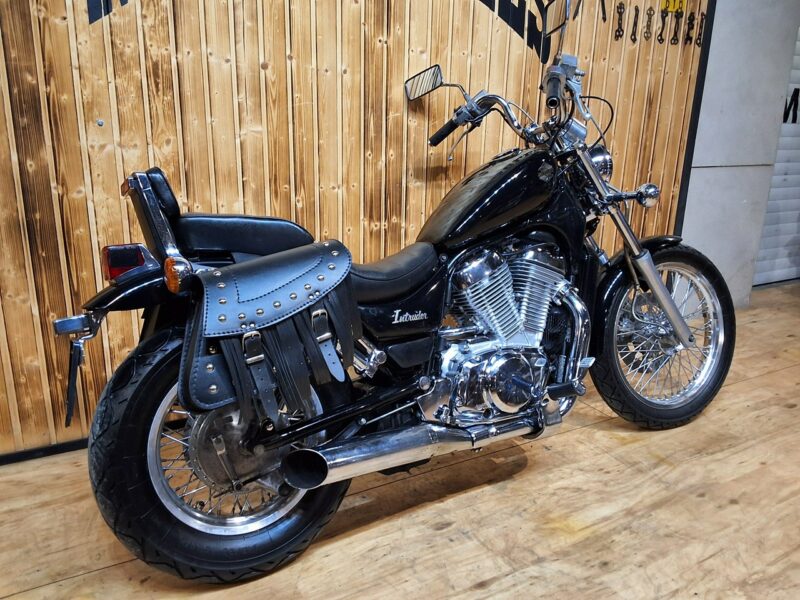 Suzuki Intruder Piekny motocykl po regulacjach, stan bdb 750 zadbany