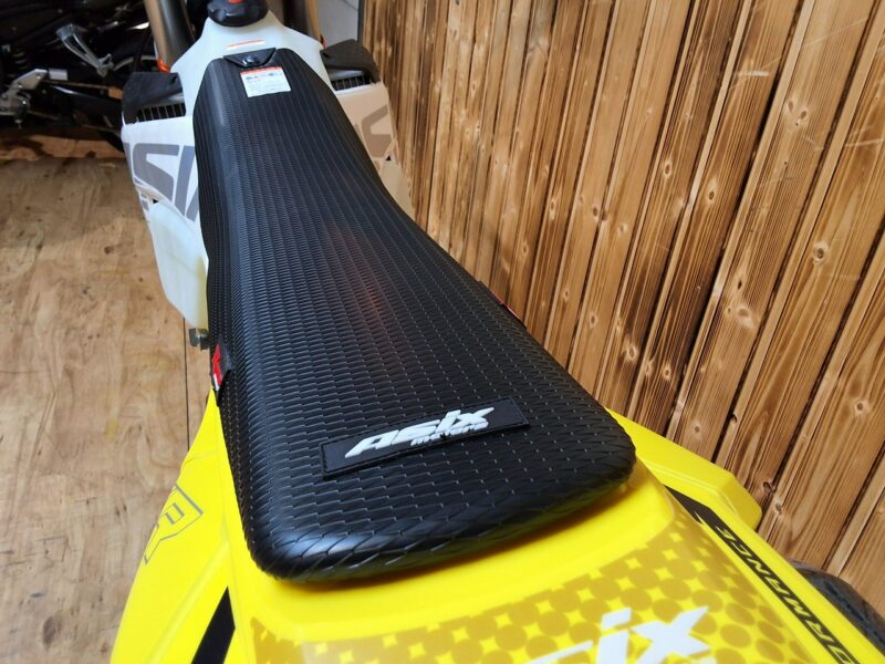 ASIX Inny XR-99 ASIX XR99 CROSS kros o pojemności 300 z 26 konnym silnikiem HIT
