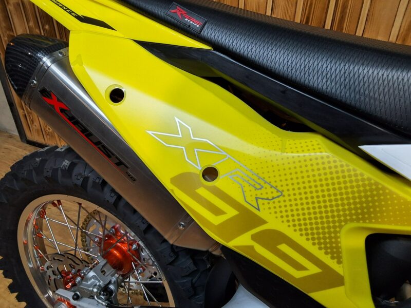 ASIX Inny XR-99 ASIX XR99 CROSS kros o pojemności 300 z 26 konnym silnikiem HIT