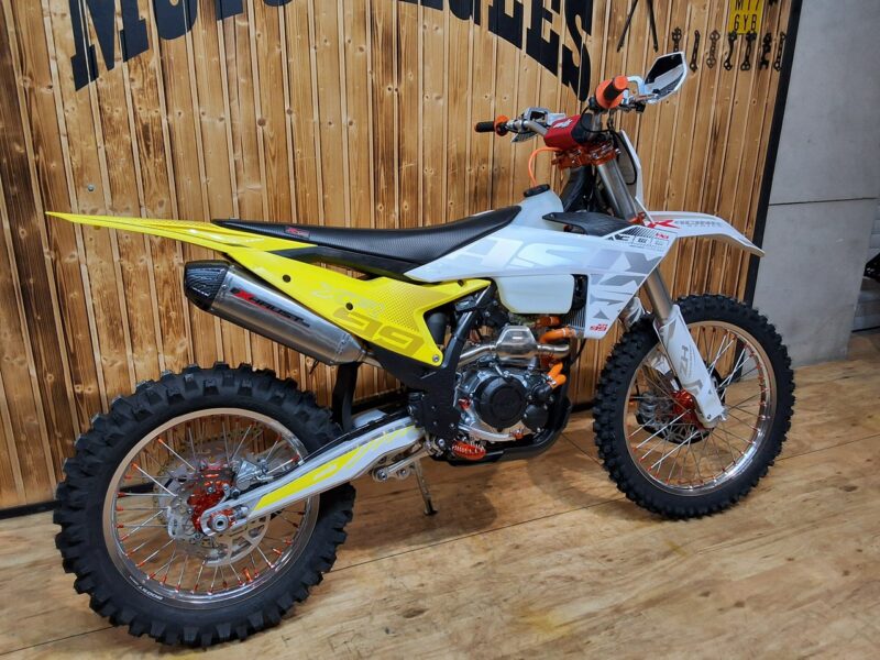 ASIX Inny XR-99 ASIX XR99 CROSS kros o pojemności 300 z 26 konnym silnikiem HIT
