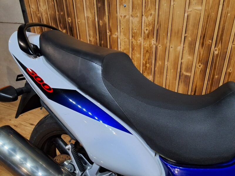 Suzuki GSX-F / Katana oryginał bardzo fajny w dobrej cenie GWARANCJA rok 2005