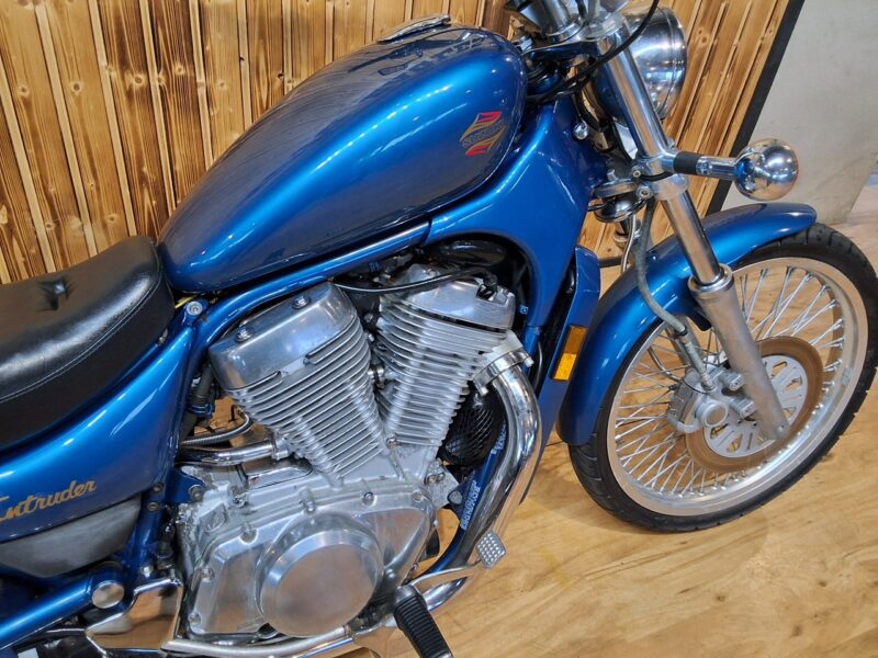 Suzuki Intruder Piekny motocykl po regulacjach, stan bdb 800 zadbany