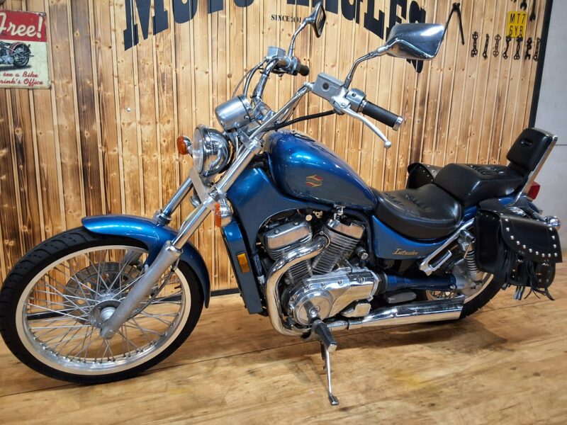 Suzuki Intruder Piekny motocykl po regulacjach, stan bdb 800 zadbany