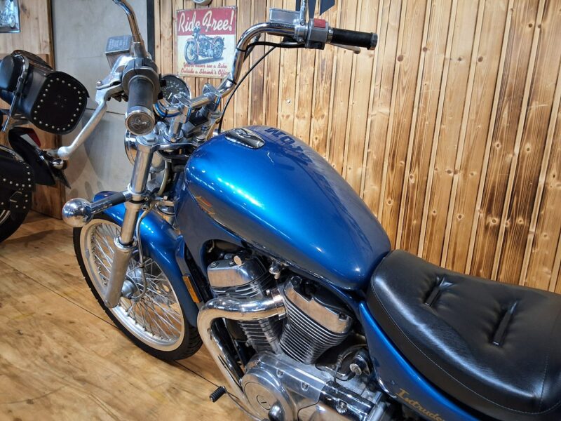 Suzuki Intruder Piekny motocykl po regulacjach, stan bdb 800 zadbany