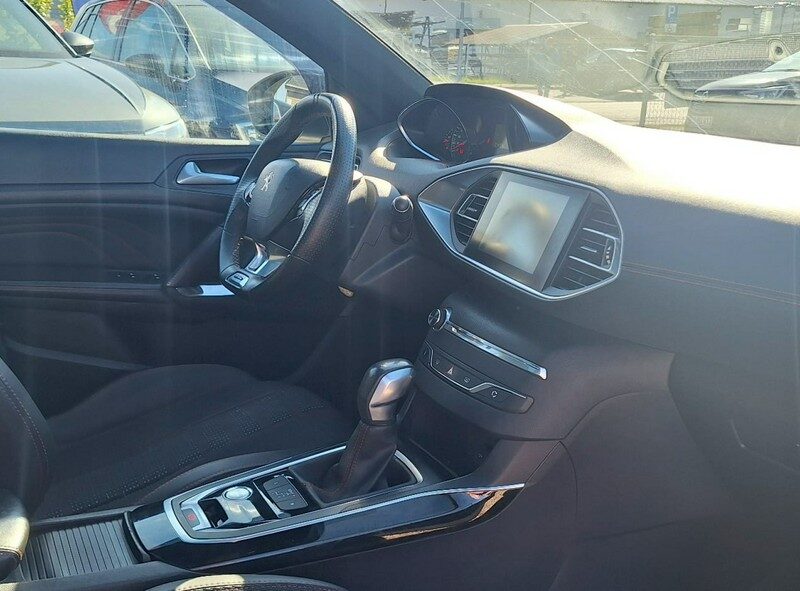 Peugeot 308 biała perła automat GT Line ledy xsenon navi T9 (2014-2021)