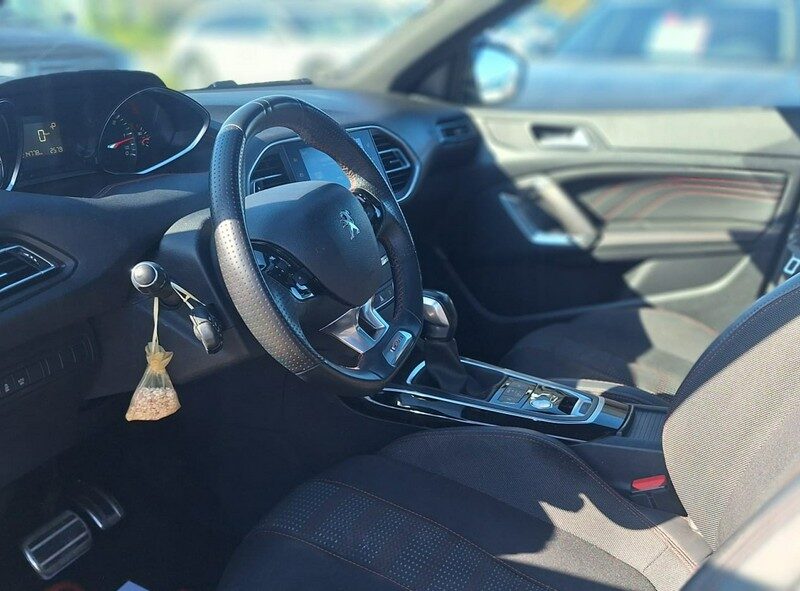 Peugeot 308 biała perła automat GT Line ledy xsenon navi T9 (2014-2021)