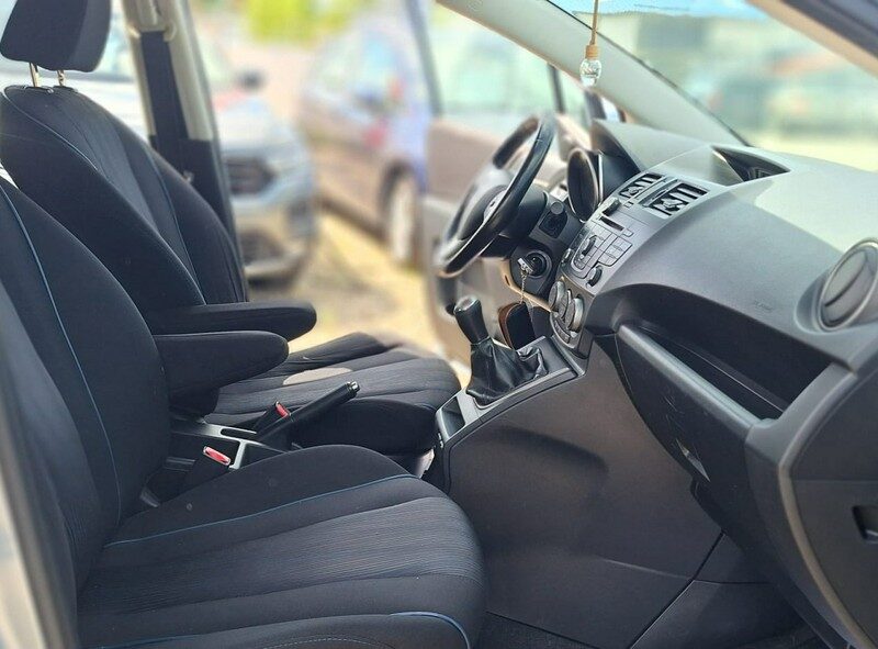 Mazda 5 7 Osobowa klima zarejestrowana super stan II (2010-)